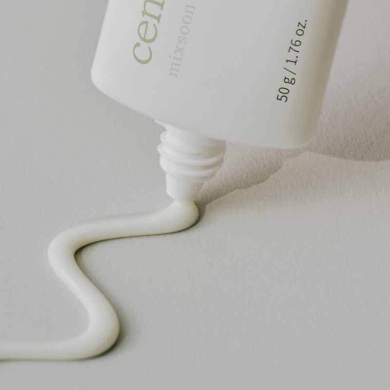 Protector solar Mixsoon Centella Sun Cream 50 gr - Iconika Beauty Shop