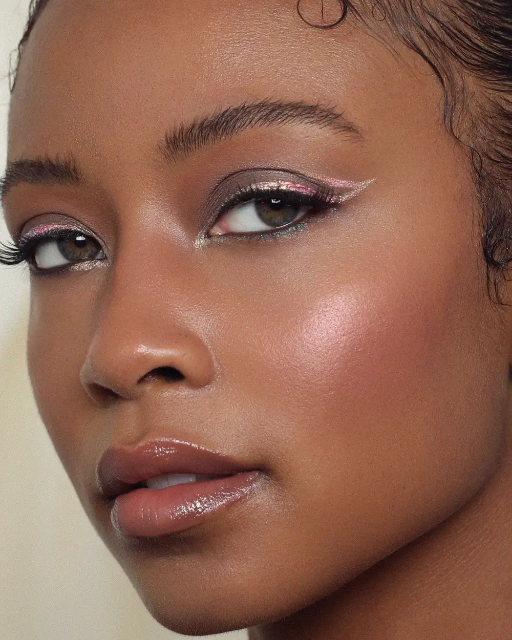 Delineador retractil Moira Supernova Multichrome 012 Cordelia